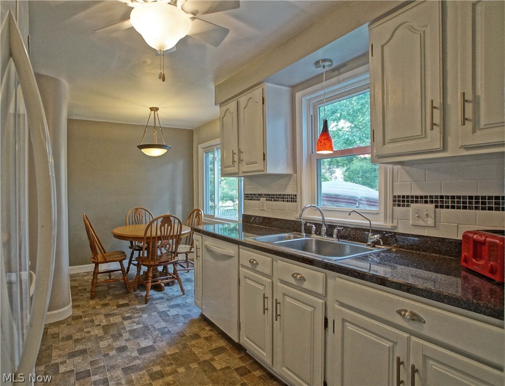 4932 Westbourne Road Cleveland, OH 44124 - Photo 4 of 16
