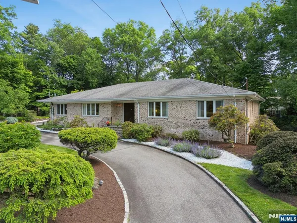 $875,000 | 107 Arverne Road, West Orange, NJ 07052