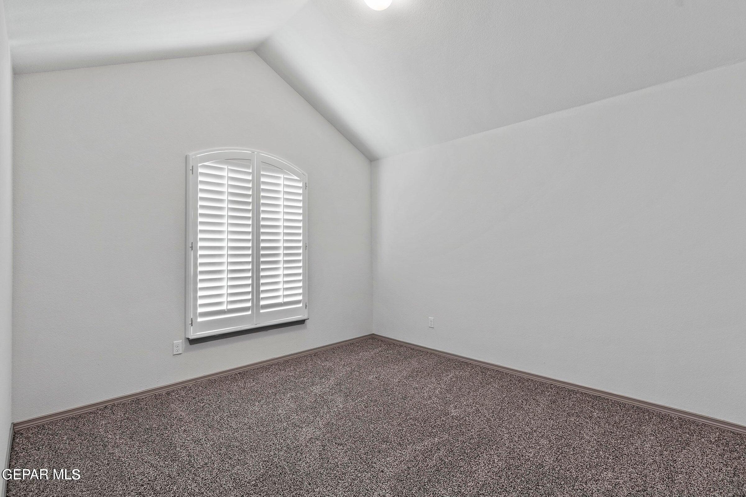 12401 Oconee Place Clint, TX 79836 - Photo 8 of 32 20250122170020136877000000-o