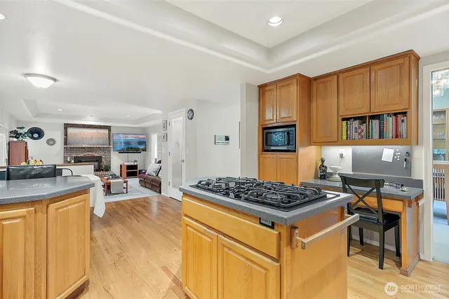 $925,000 | 24516 137th Court Southeast, Kent, WA 98042