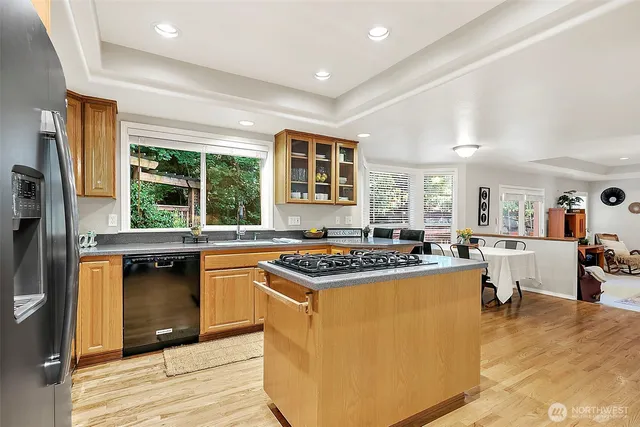 $925,000 | 24516 137th Court Southeast, Kent, WA 98042