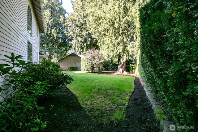 $925,000 | 24516 137th Court Southeast, Kent, WA 98042