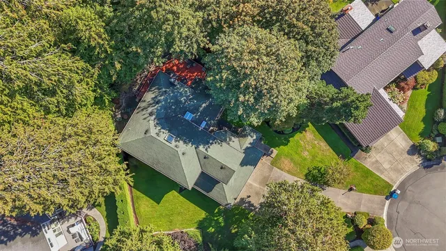 $925,000 | 24516 137th Court Southeast, Kent, WA 98042