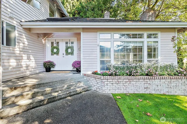 $925,000 | 24516 137th Court Southeast, Kent, WA 98042