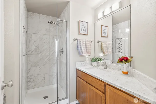 $925,000 | 24516 137th Court Southeast, Kent, WA 98042