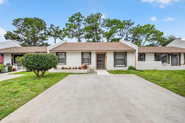 $263,000 | 6105 Fairfield Circle, Greenacres, FL 33463