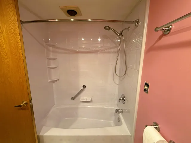 $400,000 | N88-w17868 North Christman Road, Menomonee Falls, WI 53051