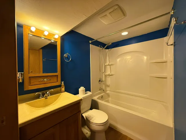 $400,000 | N88-w17868 North Christman Road, Menomonee Falls, WI 53051