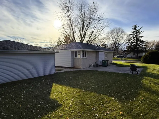 $400,000 | N88-w17868 North Christman Road, Menomonee Falls, WI 53051