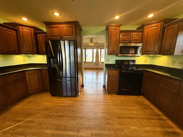 $400,000 | N88-w17868 North Christman Road, Menomonee Falls, WI 53051