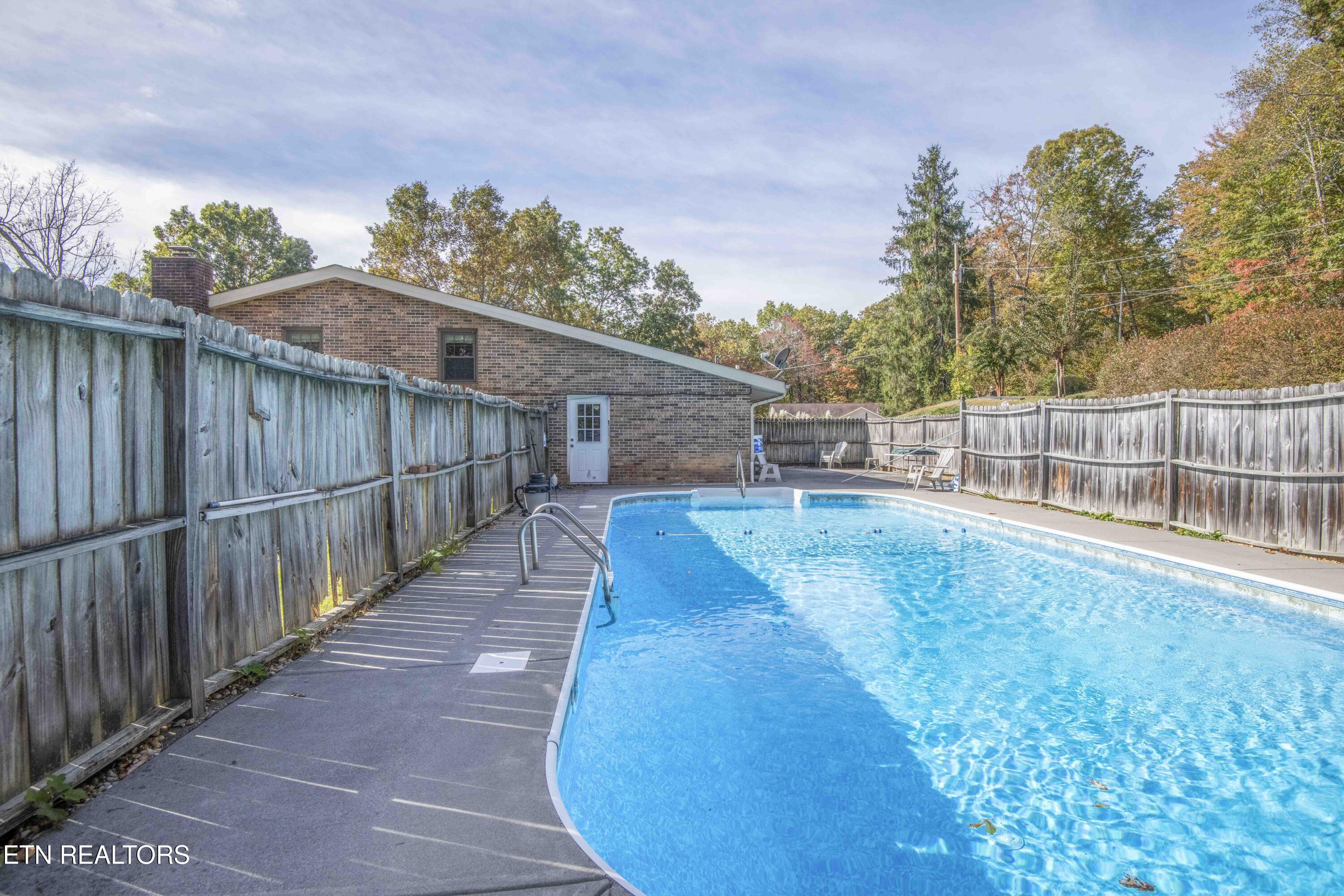 120 West Lane Powell, TN 37849 - Photo 3 of 16 yard_1