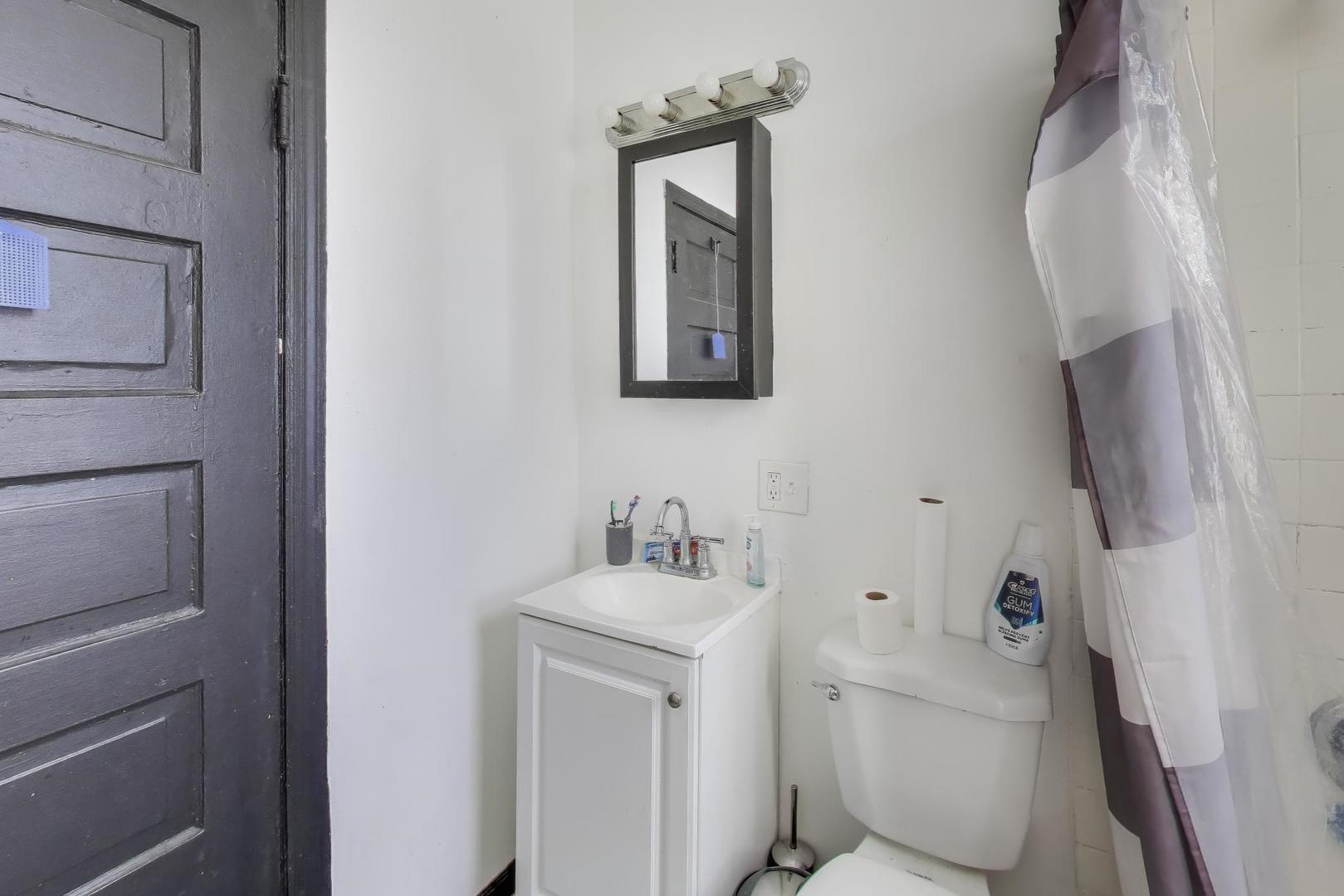 7023 South Aberdeen Street Chicago, IL 60621 - Photo 8 of 27