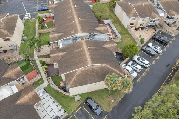 $2,300 | 4540 Northwest 79th Avenue, Unit 1A, Doral, FL 33166