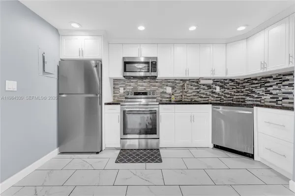 $2,300 | 4540 Northwest 79th Avenue, Unit 1A, Doral, FL 33166