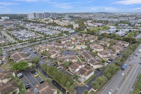 $2,300 | 4540 Northwest 79th Avenue, Unit 1A, Doral, FL 33166