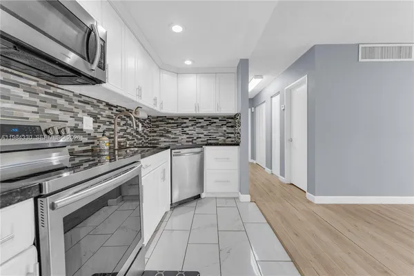 $2,300 | 4540 Northwest 79th Avenue, Unit 1A, Doral, FL 33166