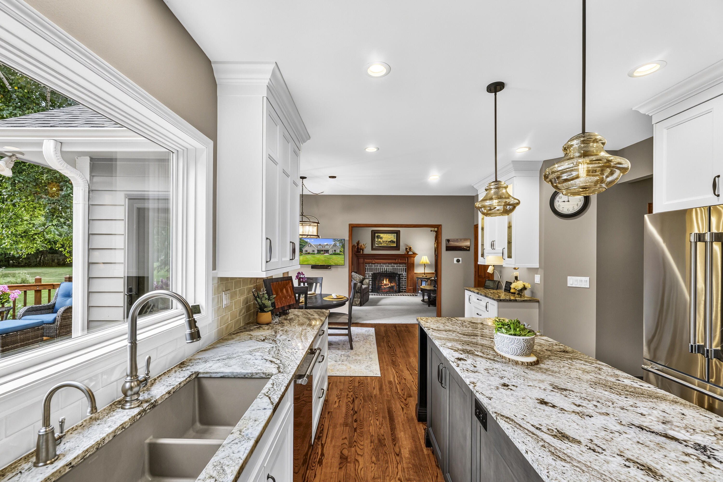 103 Birch Road Delafield, WI 53018 - Photo 23 of 72 Kitchen