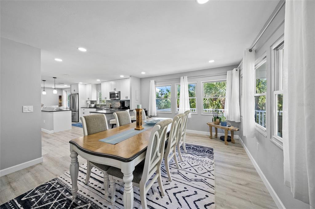 691 Gulf Bay Road Longboat Key, FL 34228 - Photo 12 of 24