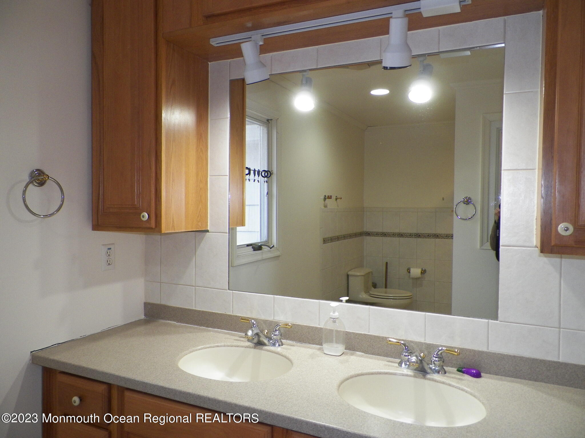 6 Hampton Court Neptune Township, NJ 07753 - Photo 24 of 34 100_5314