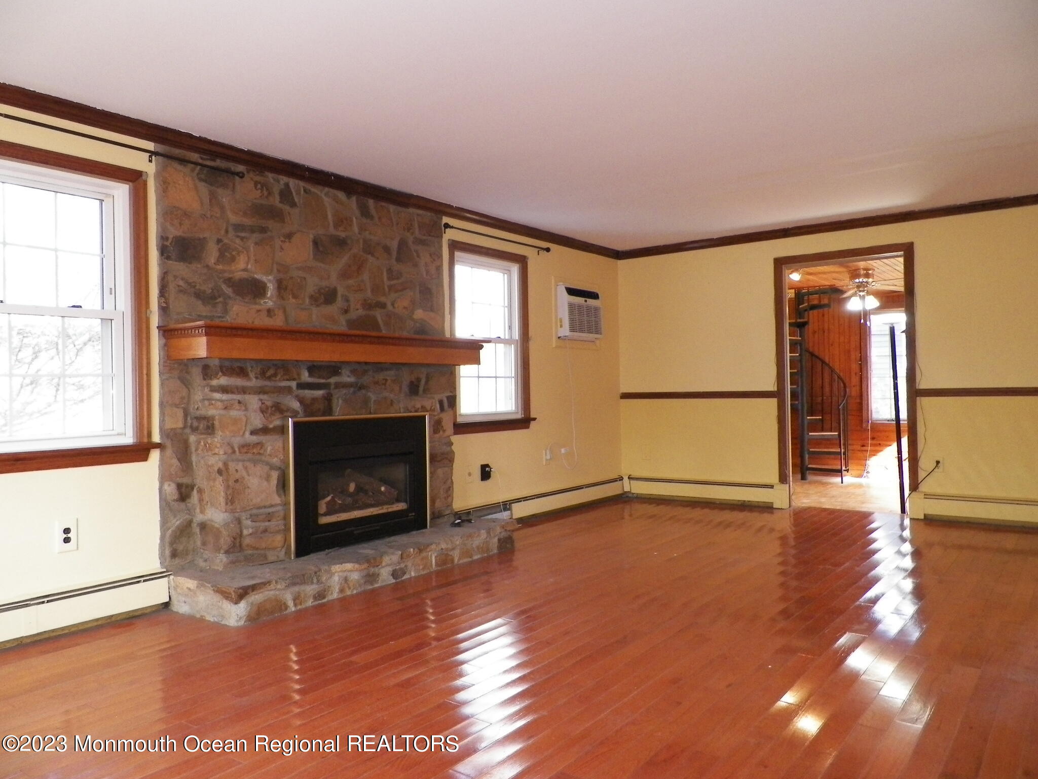 6 Hampton Court Neptune Township, NJ 07753 - Photo 3 of 34 100_5299