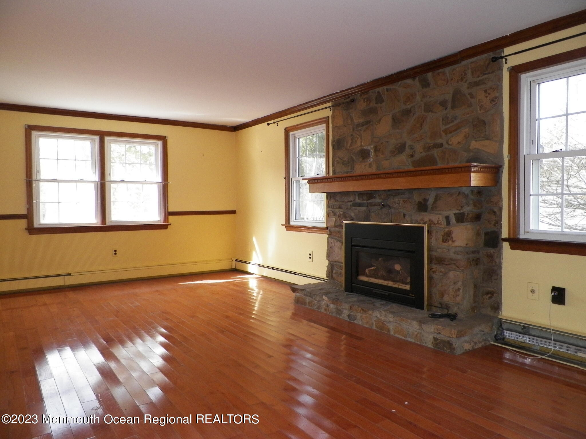 6 Hampton Court Neptune Township, NJ 07753 - Photo 5 of 34 100_5298