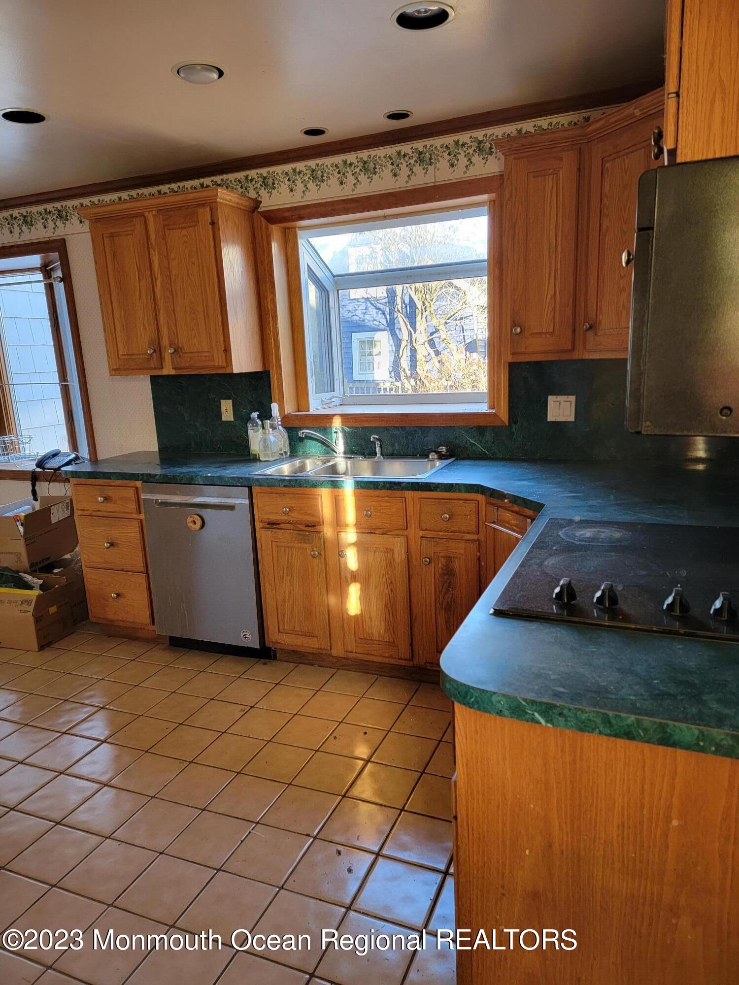 6 Hampton Court Neptune Township, NJ 07753 - Photo 6 of 34 20230118_153910