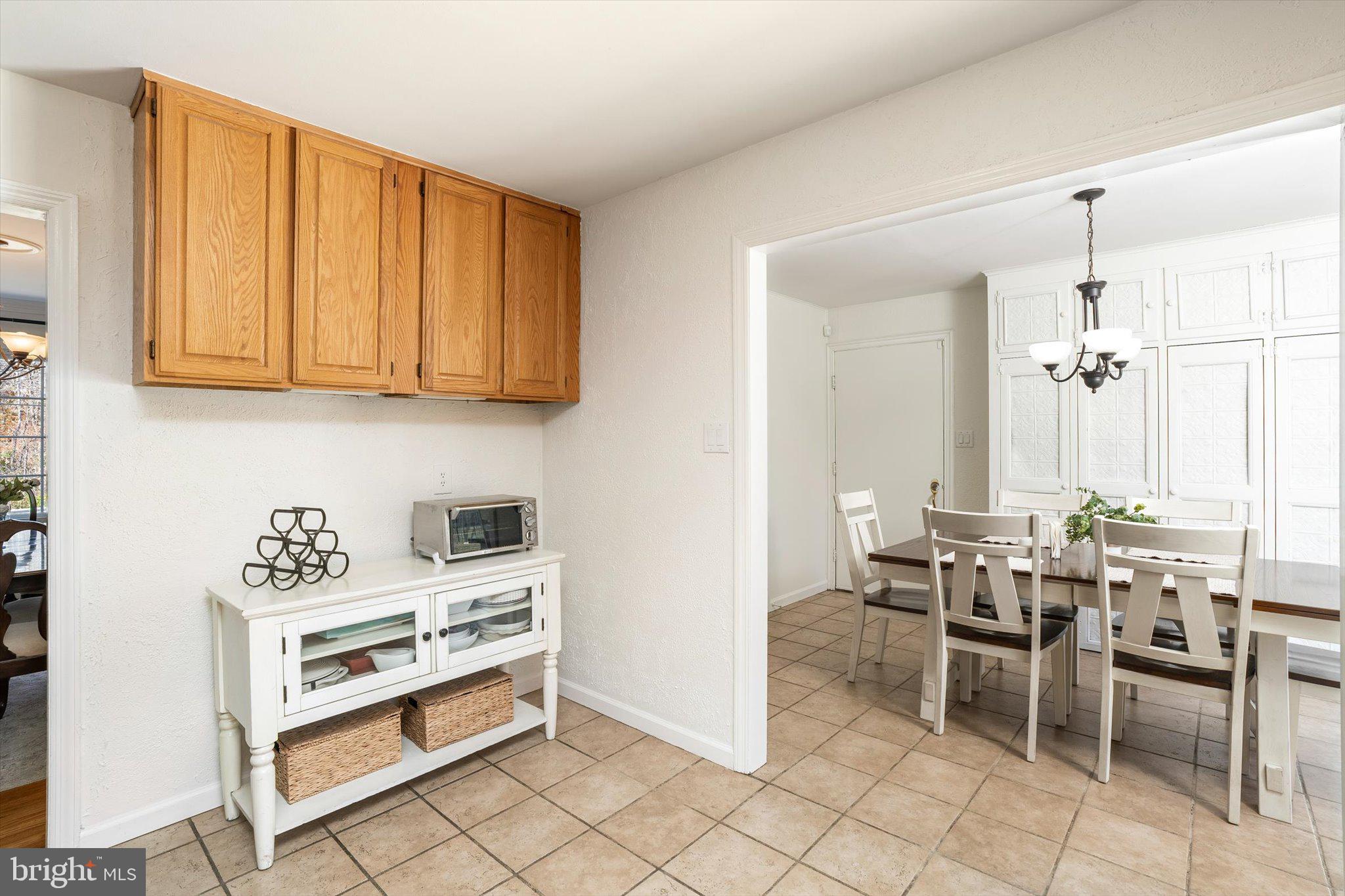 21 Holmes Mill Road Cream Ridge, NJ 08514 - Photo 14 of 37 a view of kitchen with furniture and window