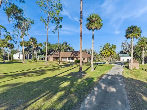 $1,490,000 | 2565 East Osceola Road, Geneva, FL 32732