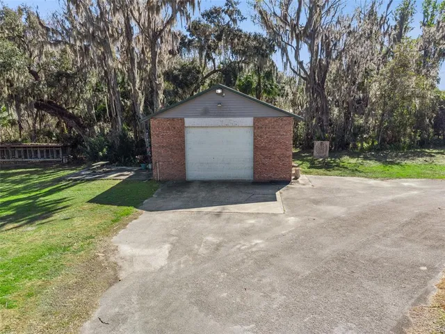 $1,890,000 | 2565 East Osceola Road, Geneva, FL 32732