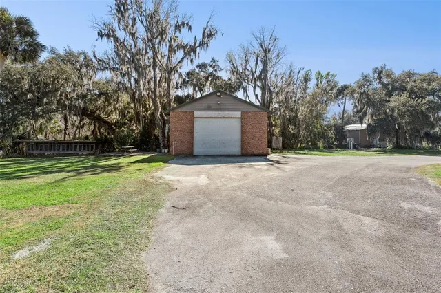 $1,890,000 | 2565 East Osceola Road, Geneva, FL 32732