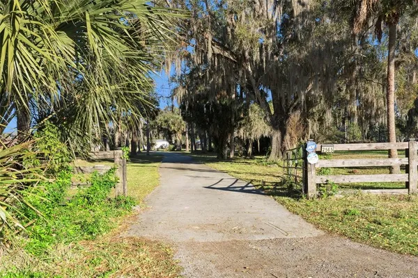 $1,490,000 | 2565 East Osceola Road, Geneva, FL 32732