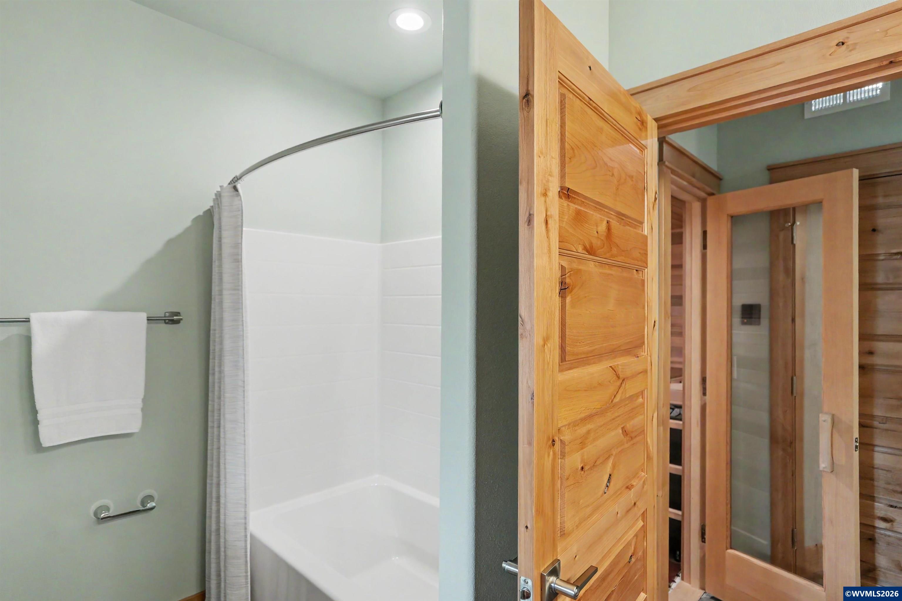 1155 Northwest Country Hills Road Corvallis, OR 97330 - Photo 19 of 48 a bathroom with a shower