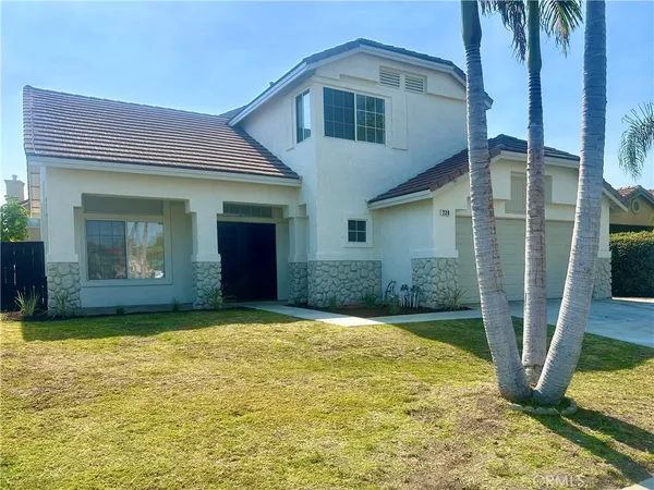 $975,000 | 230 Del Mesa Street, Oceanside, CA 92058