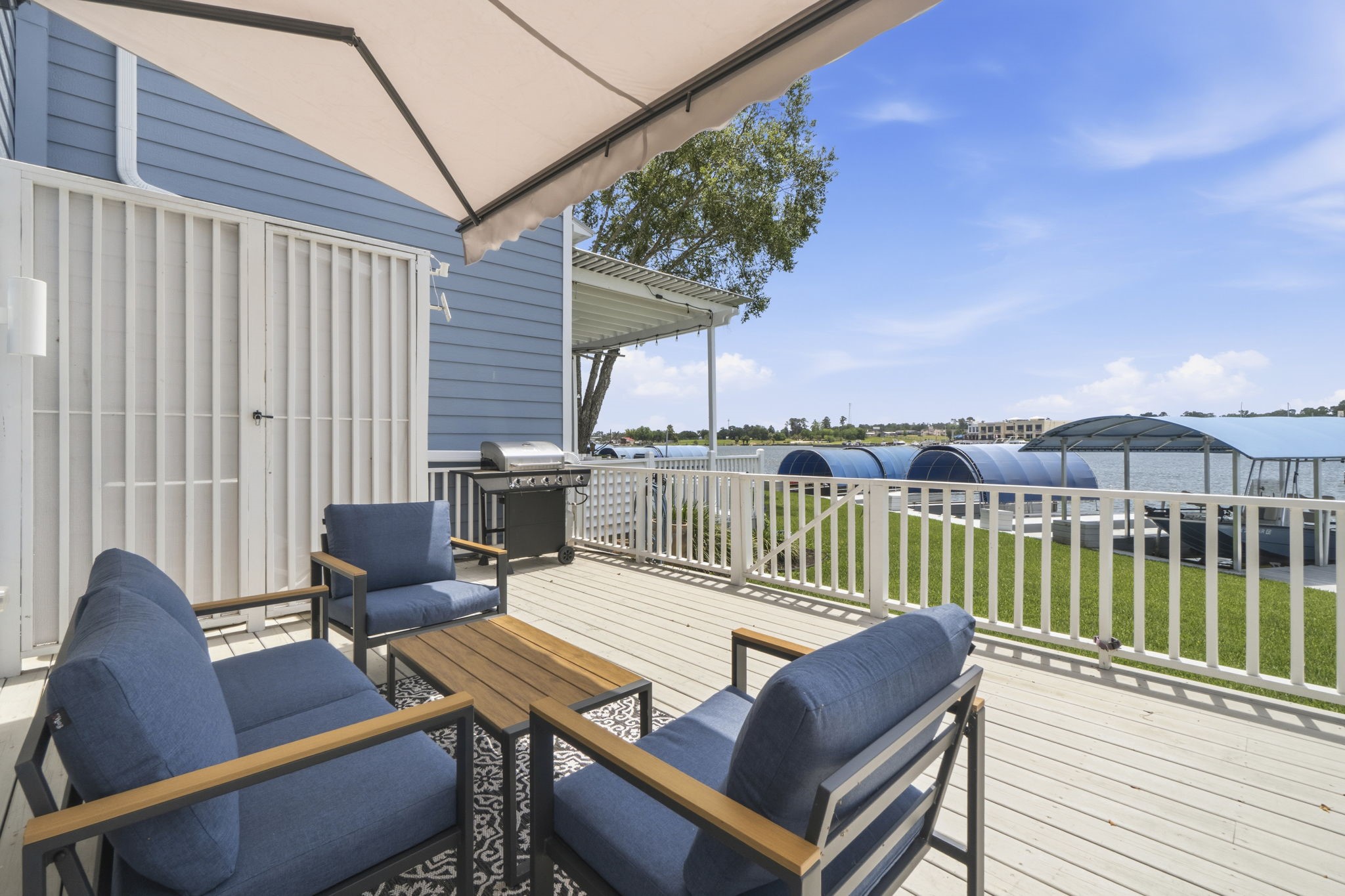 2 Key Harbour Conroe, TX 77356 - Photo 20 of 41 a view of a balcony with furniture