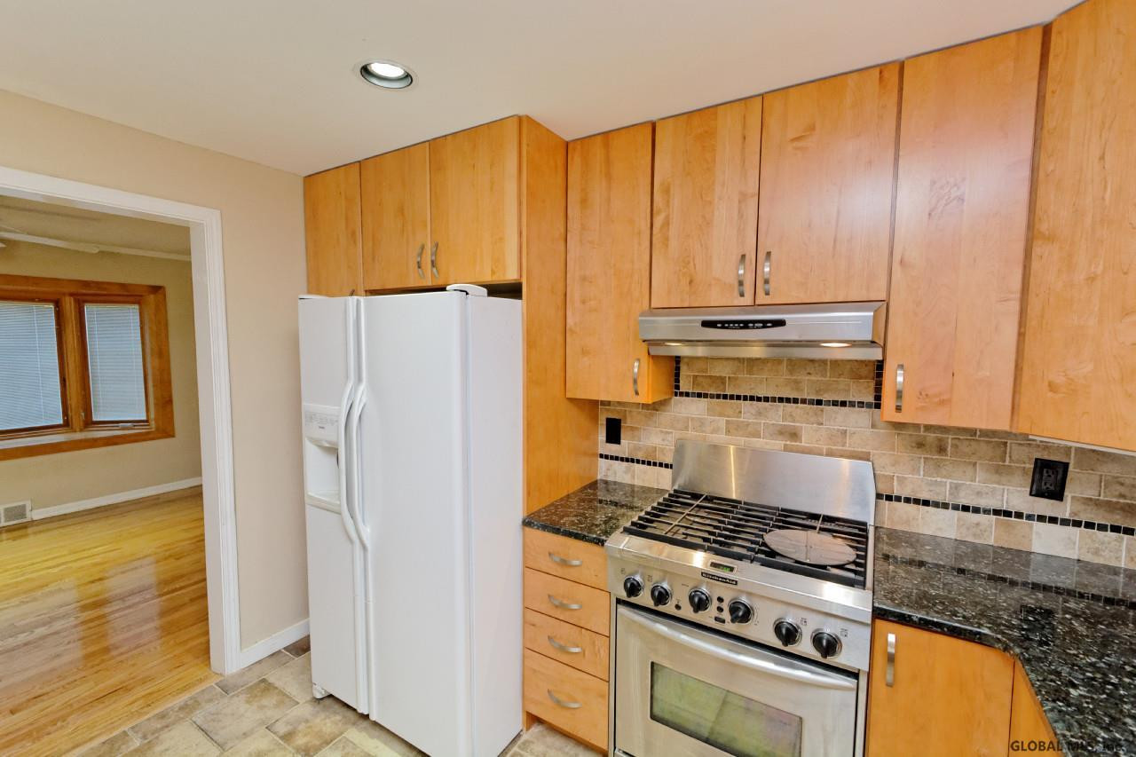 7 Maywood Road Bethlehem, NY 12054 - Photo 3 of 25 Photo 3