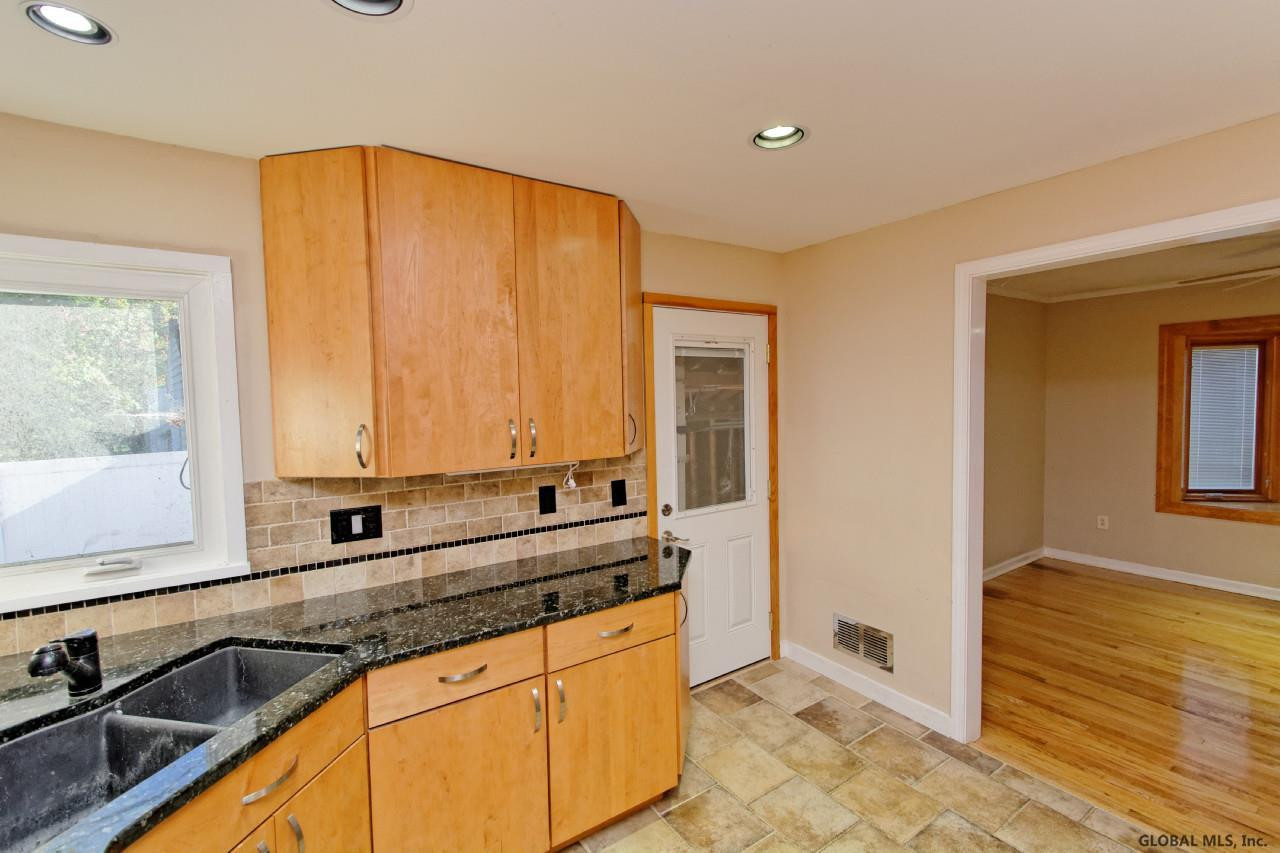 7 Maywood Road Bethlehem, NY 12054 - Photo 4 of 25 Photo 4