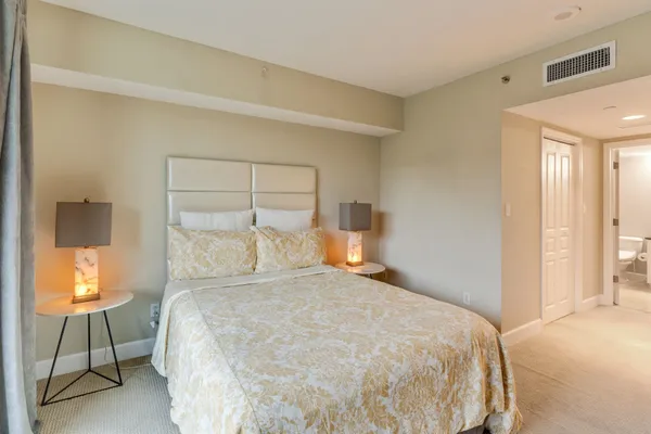 $229,900 | 300 South Duval Street, Unit 604, Tallahassee, FL 32301