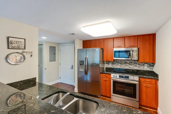 $229,900 | 300 South Duval Street, Unit 604, Tallahassee, FL 32301