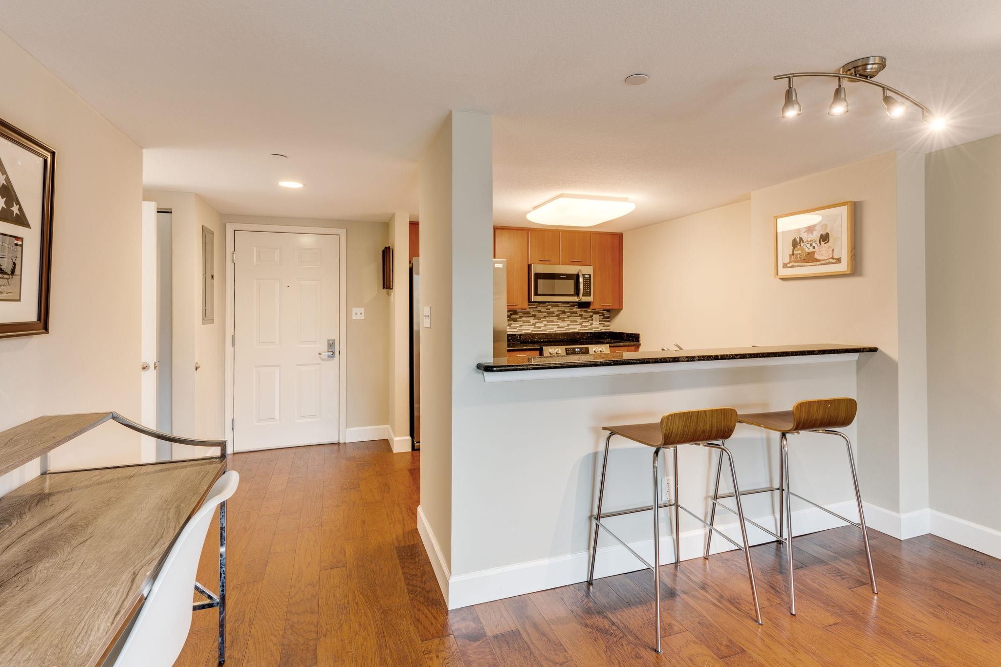 300 South Duval Street, Unit 604 Tallahassee, FL 32301 - Photo 6 of 29