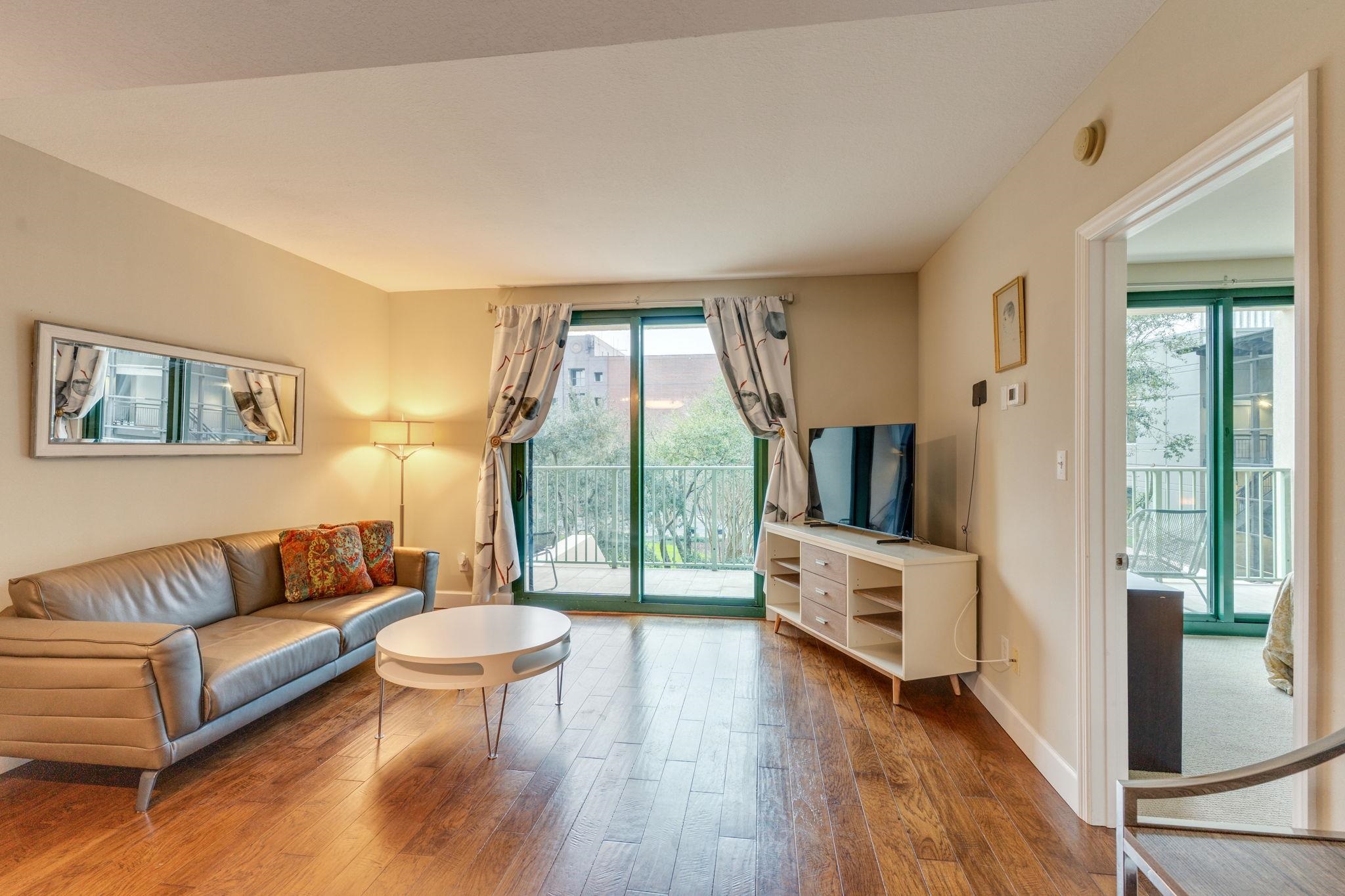 300 South Duval Street, Unit 604 Tallahassee, FL 32301 - Photo 7 of 29