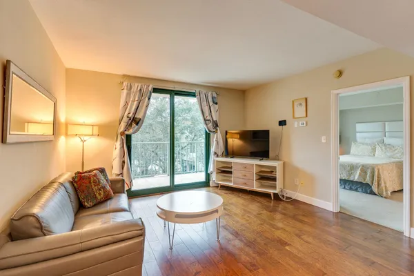 $229,900 | 300 South Duval Street, Unit 604, Tallahassee, FL 32301
