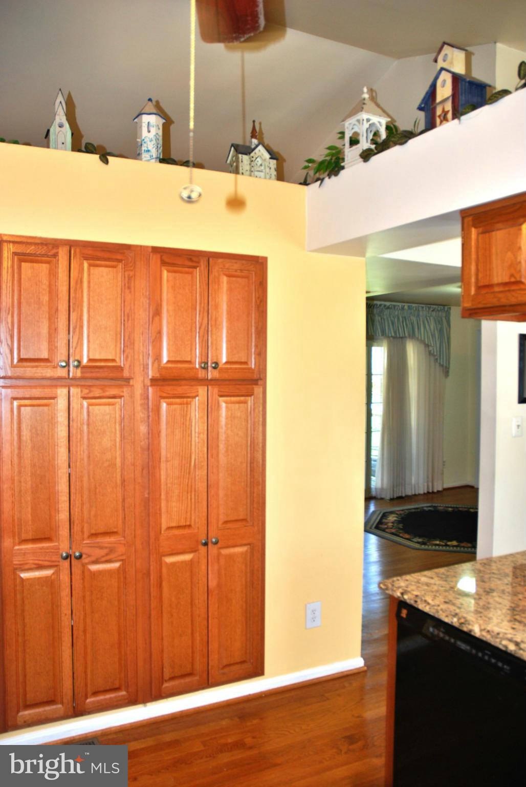 20649 Beaver Ridge Road Montgomery Village, MD 20886 - Photo 10 of 30 Kitchen