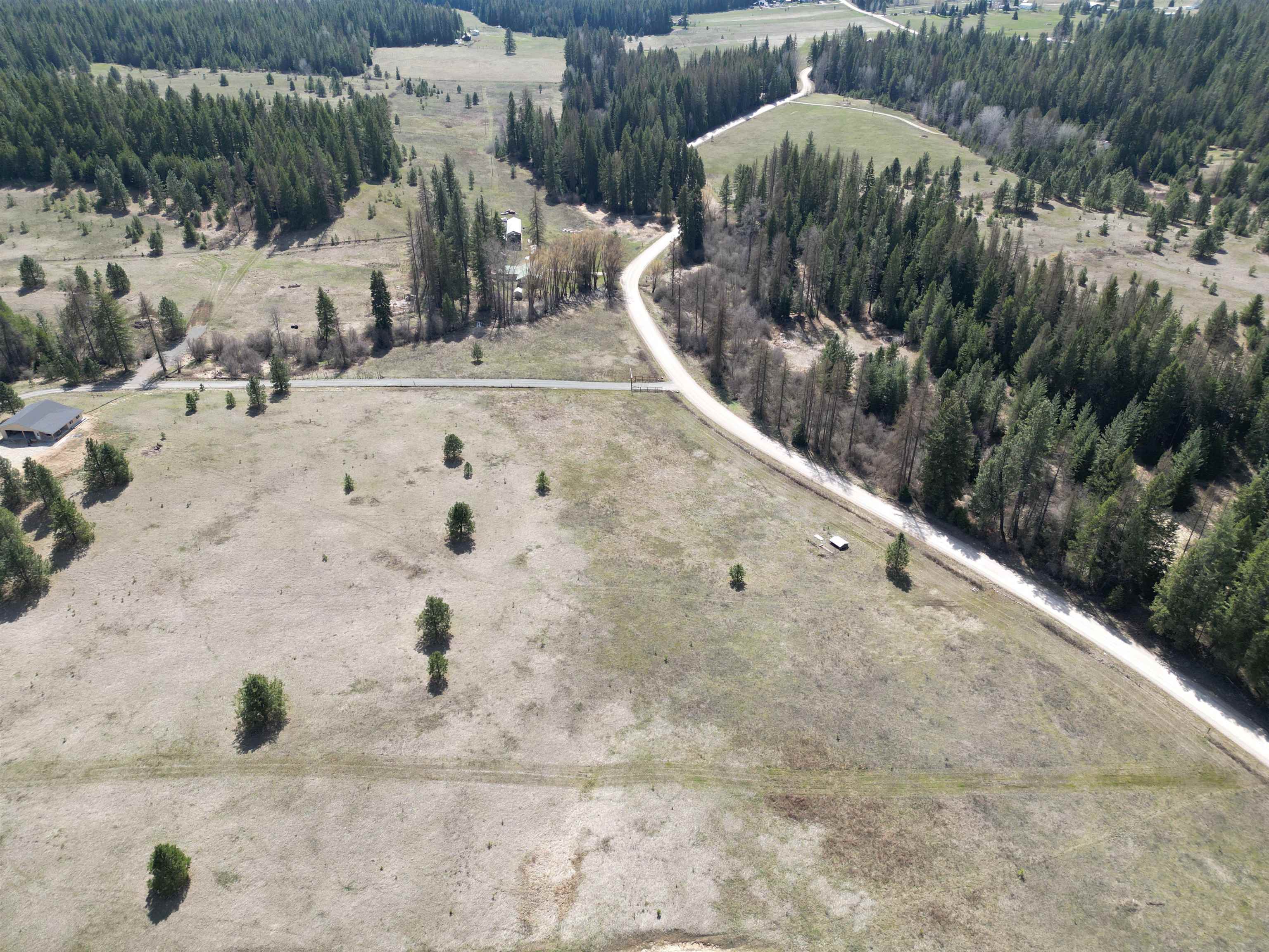 4435 Whittier Road Clayton, WA 99110 - Photo 5 of 8