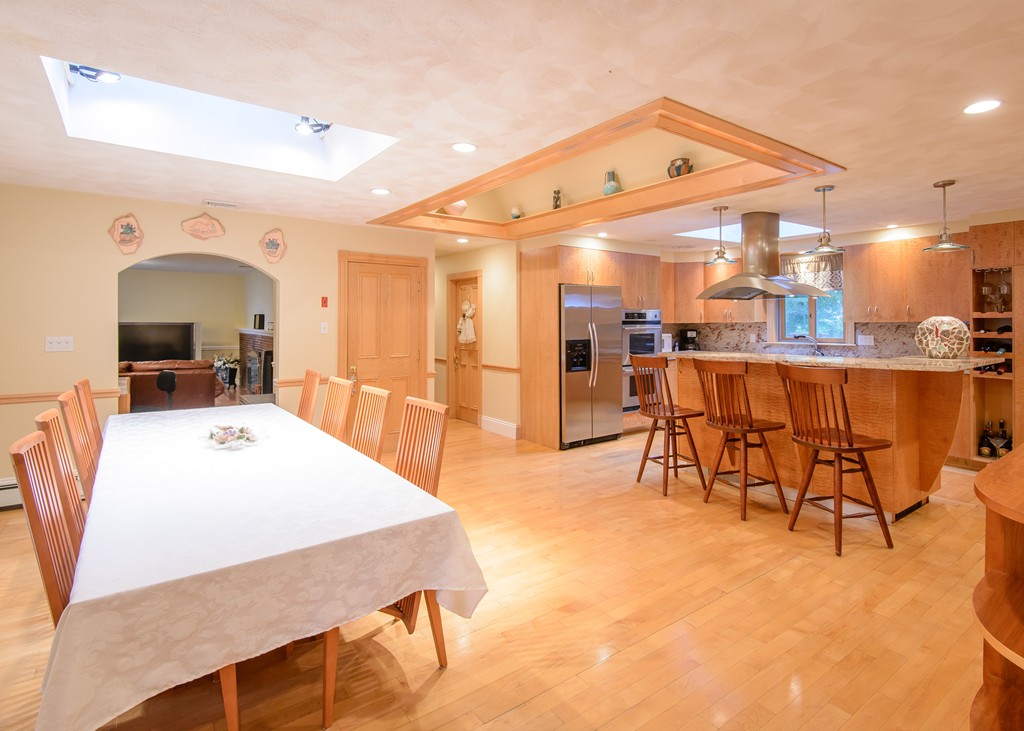 18 Arvidson Road Lynn, MA 01904 - Photo 3 of 26 Gallery Image 3