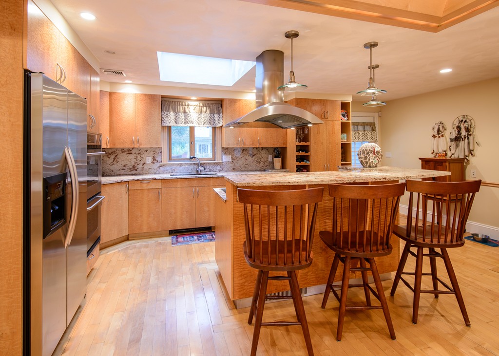 18 Arvidson Road Lynn, MA 01904 - Photo 4 of 26 Gallery Image 4