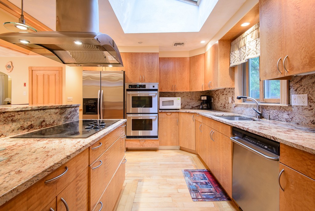 18 Arvidson Road Lynn, MA 01904 - Photo 7 of 26 Gallery Image 7
