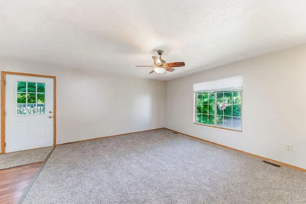 $2,900 | 3429 West Michigan Avenue, Kalamazoo, MI 49006