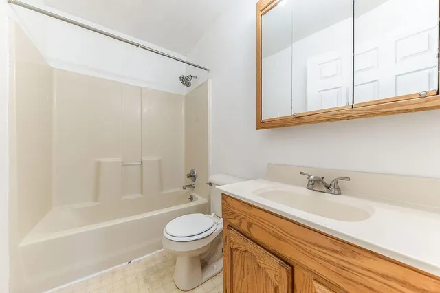 $2,500 | 3429 West Michigan Avenue, Kalamazoo, MI 49006