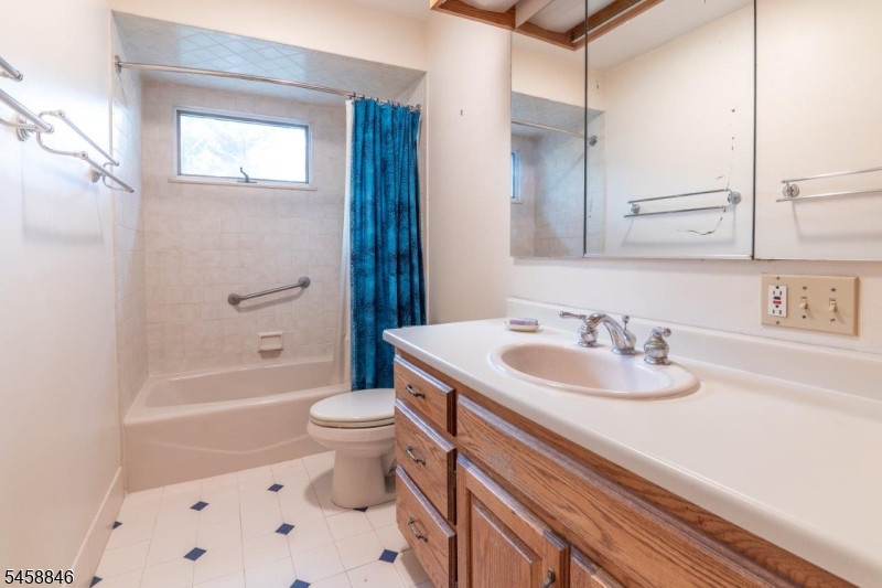 31 Woodland Road Chatham, NJ 07928 - Photo 5 of 21 Gallery Image 5