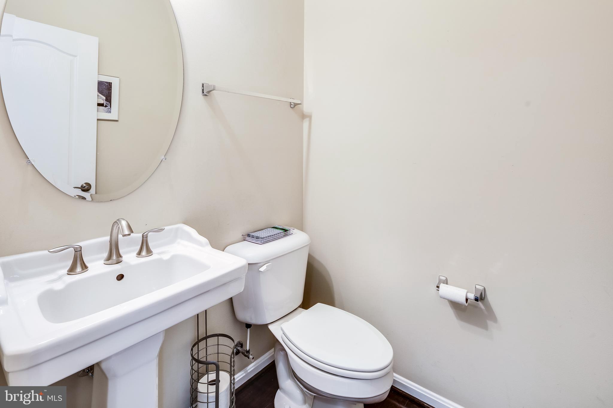 5 Ridge Road Annapolis, MD 21401 - Photo 12 of 43 Main Level Powder Room